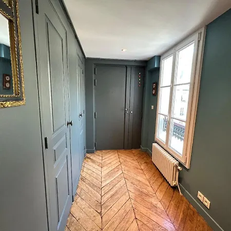 Outstanding And Sunbathed 3 Br Paris