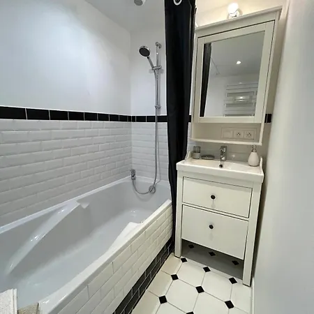 Appartement Outstanding And Sunbathed 3 Br Paris