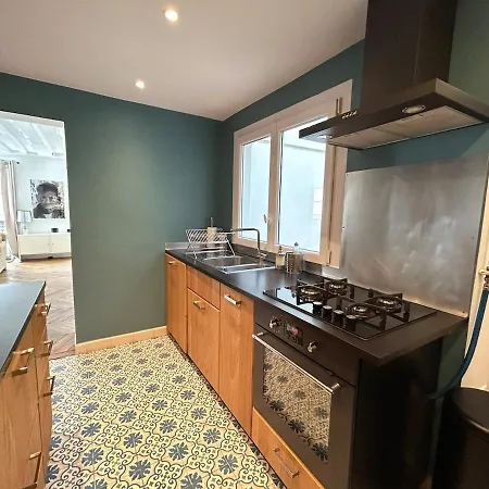 Outstanding And Sunbathed 3 Br Apartamento