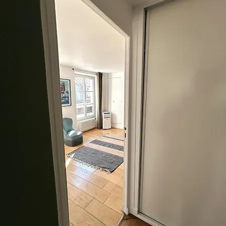 Appartement Outstanding And Sunbathed 3 Br Paris