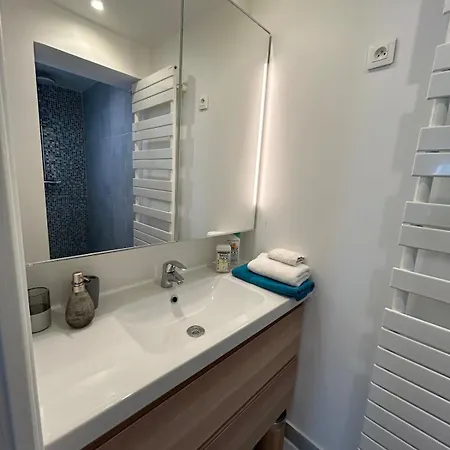 Outstanding And Sunbathed 3 Br *