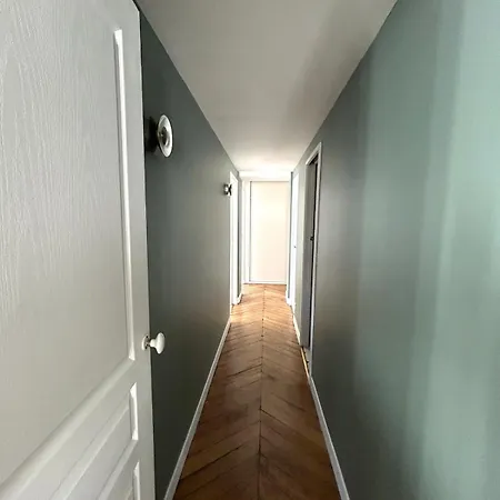 Outstanding And Sunbathed 3 Br Apartamento