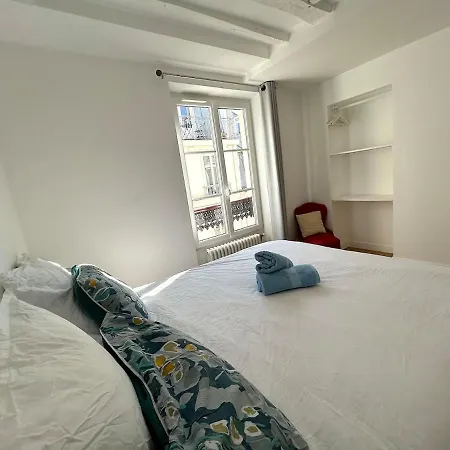 Outstanding And Sunbathed 3 Br * Paris