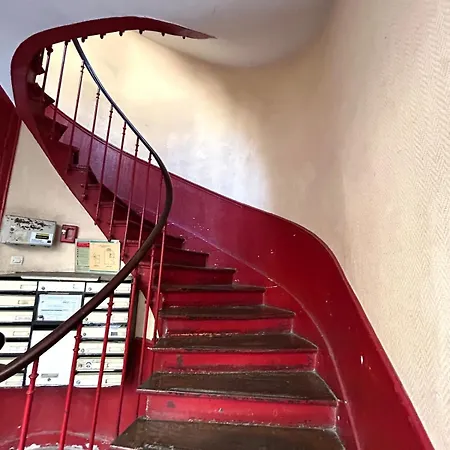 Outstanding And Sunbathed 3 Br Paris