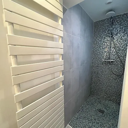 Outstanding And Sunbathed 3 Br