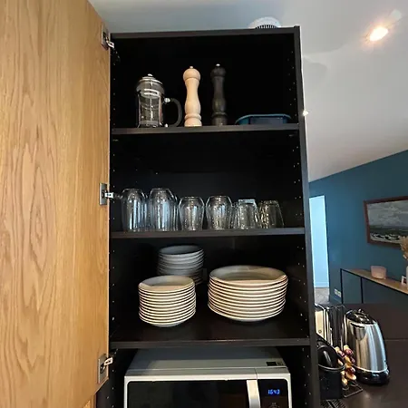 Outstanding And Sunbathed 3 Br Apartamento *