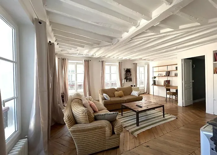 Outstanding And Sunbathed 3 Br Διαμέρισμα