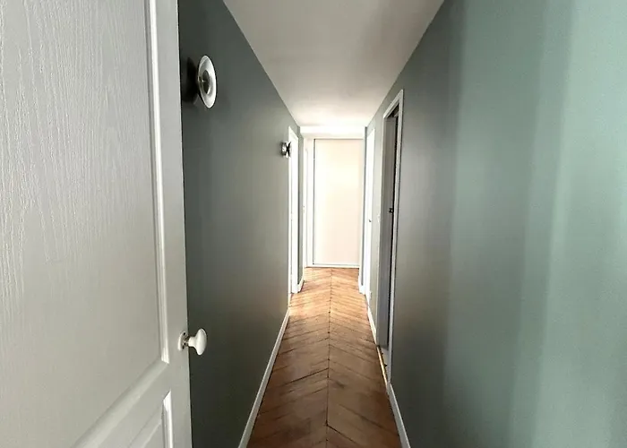 Outstanding And Sunbathed 3 Br Διαμέρισμα