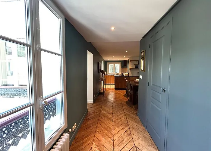 Outstanding And Sunbathed 3 Br Διαμέρισμα