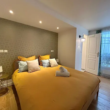 Outstanding And Sunbathed 3 Br Апартаменты *