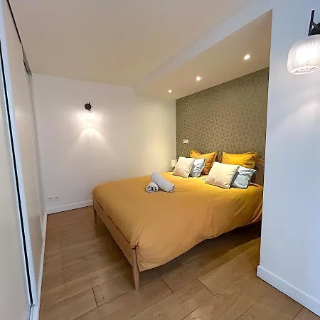 Outstanding And Sunbathed 3 Br アパート